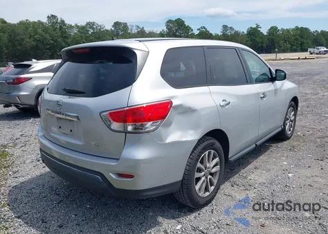 2015 Nissan Pathfinder S z USA, uszkodzony, nr VIN 5N1AR2MN7FC612632